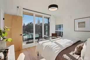 515 Howe St, Seattle, WA 98109 - Photo 12