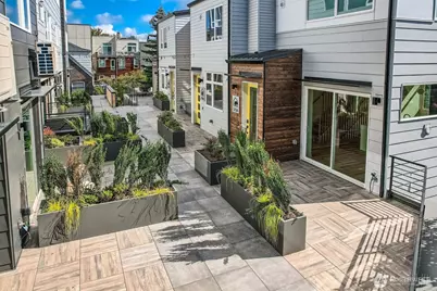 515 Howe Street #A, Seattle, WA 98109 - Photo 1