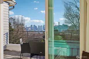 515 Howe St, Seattle, WA 98109 - Photo 14