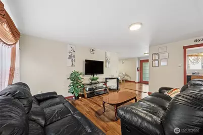 2517 132nd St SE, Everett, WA 98208 - Photo 2