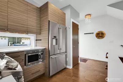 1525 19th Avenue #A, Seattle, WA 98122 - Photo 8