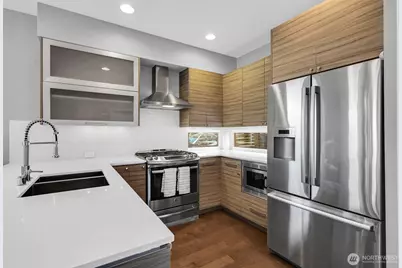 1525 19th Avenue #A, Seattle, WA 98122 - Photo 6