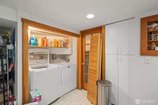 341 NE 51st St, Seattle, WA 98105 - Photo 18