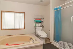 30961 E Lake Morton Dr SE, Kent, WA 98042 - Photo 22