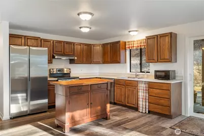 31326 SE 360th Place, Enumclaw, WA 98022 - Photo 2