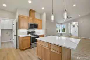 2227 124th St SE, Everett, WA 98208 - Photo 4
