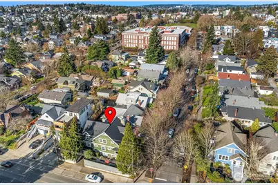 4003 Densmore Avenue N, Seattle, WA 98103 - Photo 22