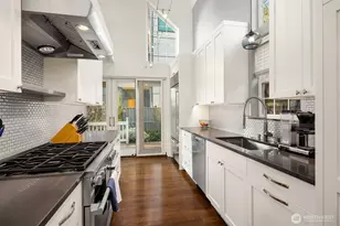 4003 Densmore Ave N, Seattle, WA 98103 - Photo 6