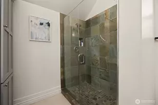 4003 Densmore Ave N, Seattle, WA 98103 - Photo 12