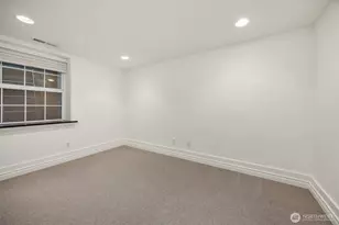 4003 Densmore Ave N, Seattle, WA 98103 - Photo 16