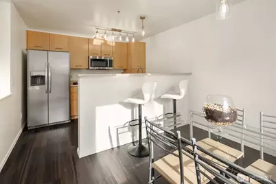 710 240th Way SE #J302, Sammamish, WA 98074 - Photo 16