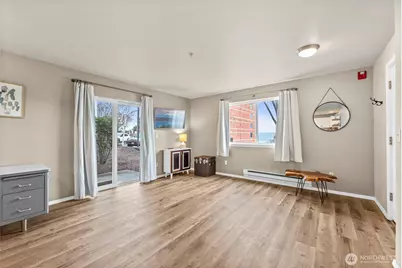 218 Broadway #5, Tacoma, WA 98402 - Photo 6