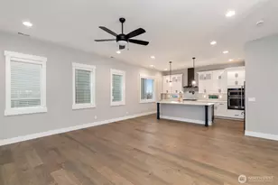 7523 S 130th Pl, Seattle, WA 98178 - Photo 4