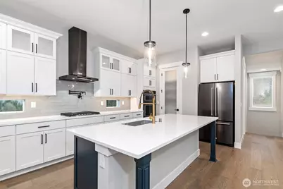 7523 S 130th Place, Seattle, WA 98178 - Photo 8