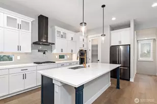 7523 S 130th Pl, Seattle, WA 98178 - Photo 8