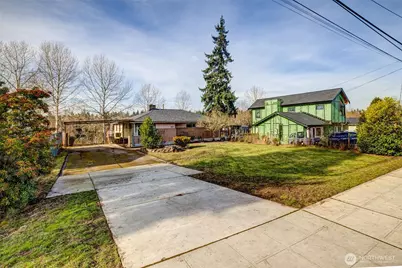 8637 24th Avenue SW, Seattle, WA 98106 - Photo 2