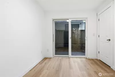 2707 NE 123rd Street, Seattle, WA 98125 - Photo 2