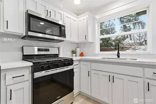 2707 NE 123rd St, Seattle, WA 98125 - Photo 6