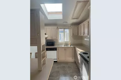 2610 E Section Street #16, Mount Vernon, WA 98274 - Photo 4