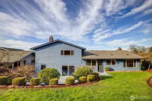 12161 SE 17th Pl, Bellevue, WA 98005 - Photo 32