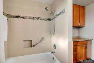 12161 SE 17th Pl, Bellevue, WA 98005 - Photo 28