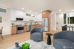 1123 A 10th Ave E, Seattle, WA 98102 - Photo 8