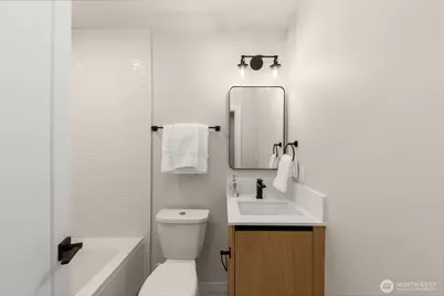 1123 A 10th Avenue E, Seattle, WA 98102 - Photo 16