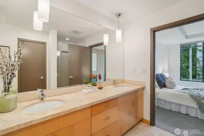 2716 Elliot Avenue #301, Seattle, WA 98121 - Photo 14