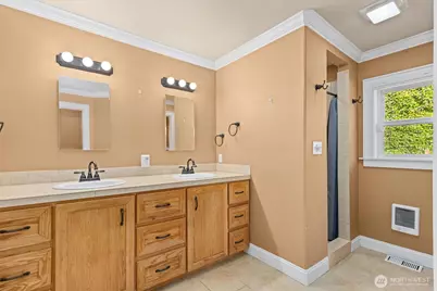 8515 Golden Given Road E, Tacoma, WA 98445 - Photo 16