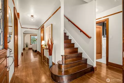 2351 47th Avenue SW, Seattle, WA 98116 - Photo 6