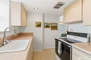 912 3rd Ave W, Seattle, WA 98119 - Photo 16