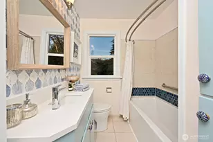 10332 Ashworth Ave N, Seattle, WA 98133 - Photo 14