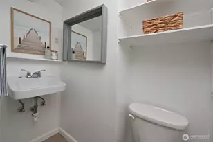 10332 Ashworth Ave N, Seattle, WA 98133 - Photo 22