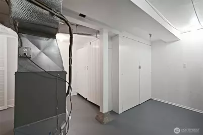 10332 Ashworth Avenue N, Seattle, WA 98133 - Photo 24