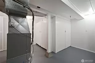 10332 Ashworth Ave N, Seattle, WA 98133 - Photo 24