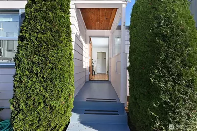 10332 Ashworth Avenue N, Seattle, WA 98133 - Photo 4