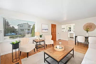 10332 Ashworth Avenue N, Seattle, WA 98133 - Photo 8