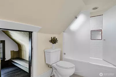 916 20th Avenue E, Seattle, WA 98112 - Photo 22