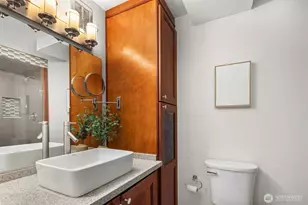 7 Highland Dr, Seattle, WA 98109 - Photo 14