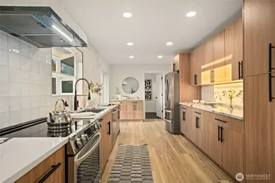 708 Waverly Avenue, Everett, WA 98201 - Photo 4