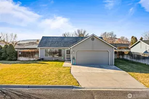 247 H St SE, Ephrata, WA 98823 - Photo 2