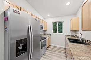 12801 Ridge Cir E, Bonney Lake, WA 98391 - Photo 8