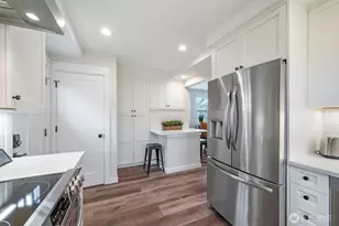 2100 1st Ave W, Seattle, WA 98119 - Photo 20