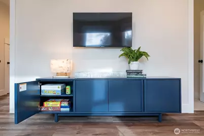 2100 1st Avenue W, Seattle, WA 98119 - Photo 10