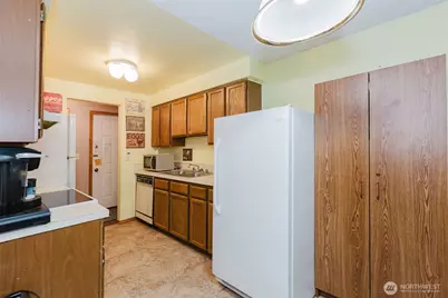 3570 Narrows View Lane #104, Bremerton, WA 98310 - Photo 12