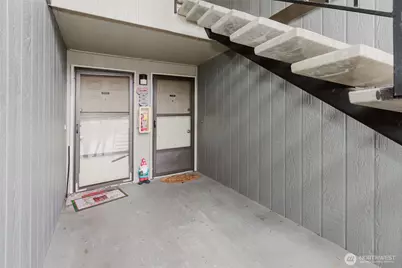 3570 Narrows View Lane #104, Bremerton, WA 98310 - Photo 4