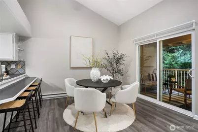 14609 NE 40th Street #H4, Bellevue, WA 98007 - Photo 8