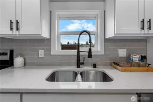 18403 Ivan St SW, Rochester, WA 98579 - Photo 12