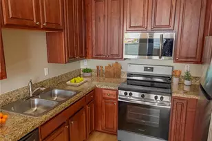 225 Logan Ave S, Renton, WA 98057 - Photo 10