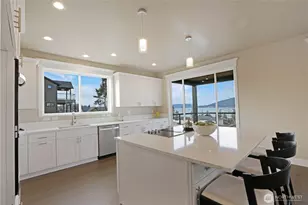 3706 W 3rd St, Anacortes, WA 98221 - Photo 12